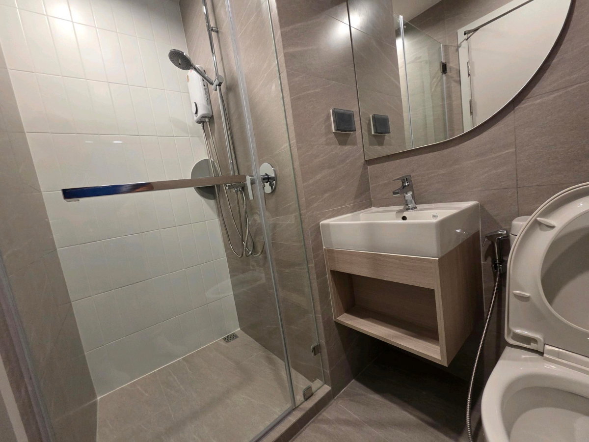 picture Code: 26KJ5253  for rent Reference Sathorn - Wongwianyai 🔥🔥 Line ID: @kjcondo (with @)🔥🔥 - 11/14