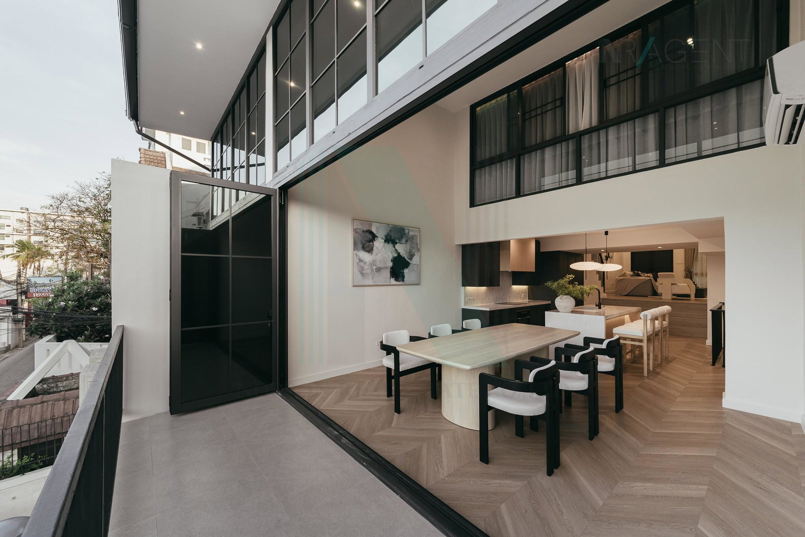 5-bed townhouse for sale, 350 sqm, 28 sq wah, Regent 71 Place
