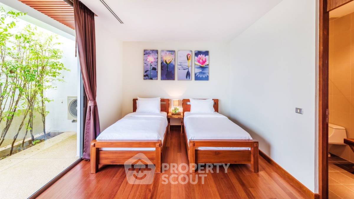picture Spacious 3-BR 350 Sqm At Lotus Gardens, Layan Phuket (ID 1223849) - 18/31