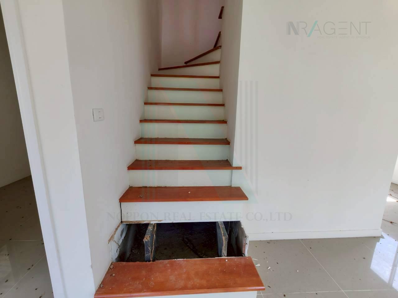 ขายทาวน์โฮม 4 ห้องนอน 98 ตร.ม. 52.2 ตร.ว. ไลโอ บลิสซ์ ลาดกระบัง-ฉลองกรุง