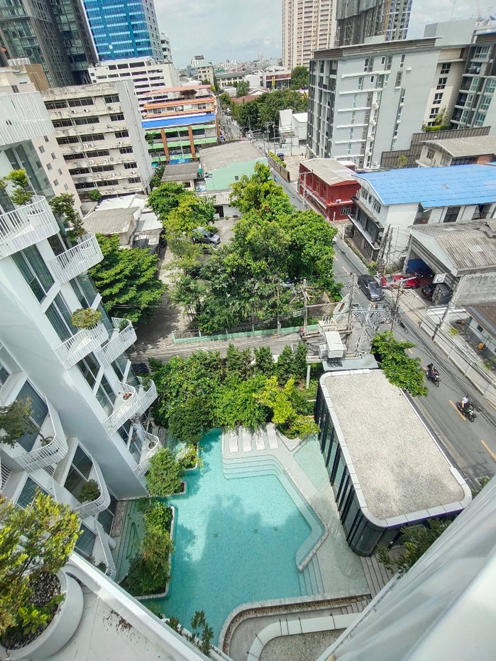 รูป 🔥 ขายคอนโด Pool Access ห้องมุมหายากที่สุดในทองหล่อ มีห้องเดียวเท่านั้น!
คอนโดหรูทองหล่อ พร้อมสระว่ายน้ำหน้าห้อง | Fully Furnished | ใกล้ BTS ทองหล่อ - รูปที่ 31/42