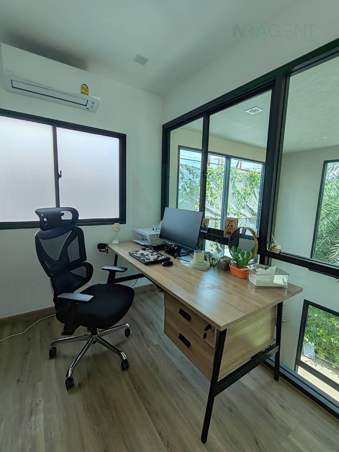 3-bed townhouse for rent, 150 sqm, 30 sq wah, Pruksa Ville Phaholyothin - Ramintra