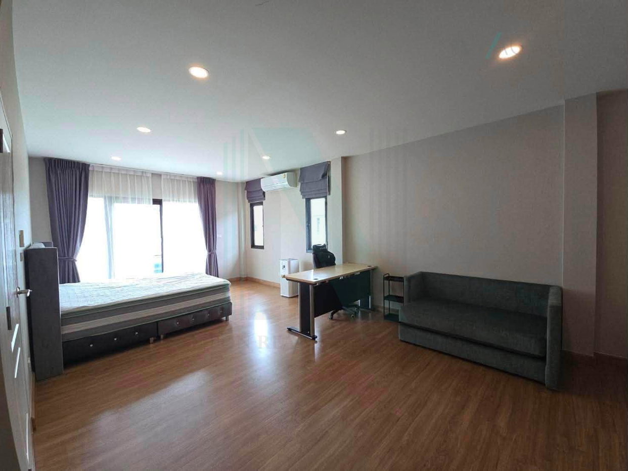 รูป 📌 ให้เช่าบ้านเดี่ยว 2 ชั้น เซนโทร ราชพฤกษ์ - สวนผัก 2 4 ห้องนอน 5 ห้องน้ำ - รูปที่ 6/8