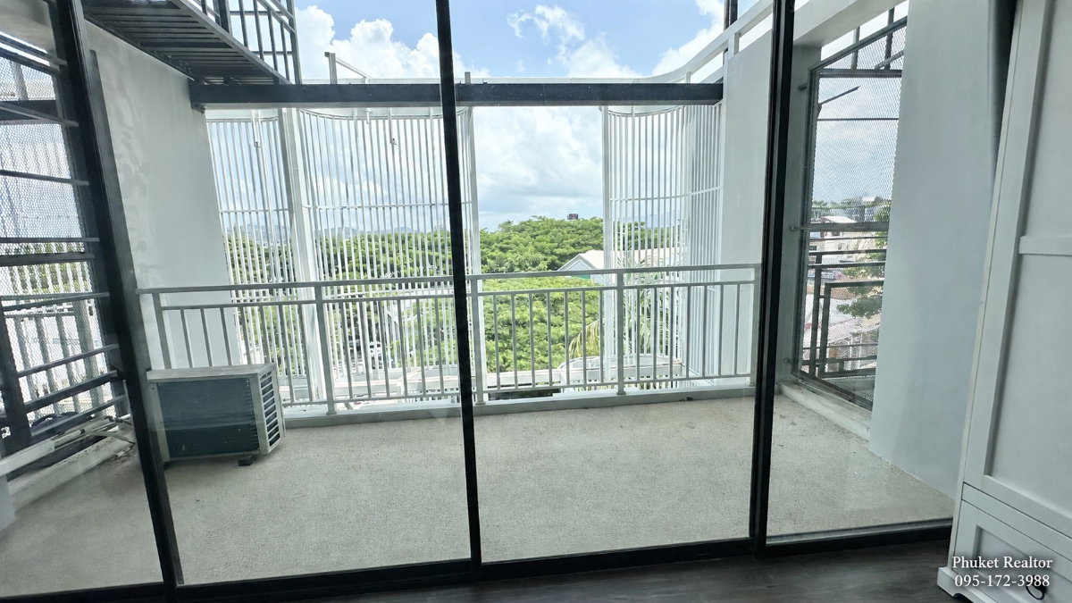 picture Pet-Friendly Duplex for Rent in Boat Avenue | High Ceilings & Private Balcony - 3/11