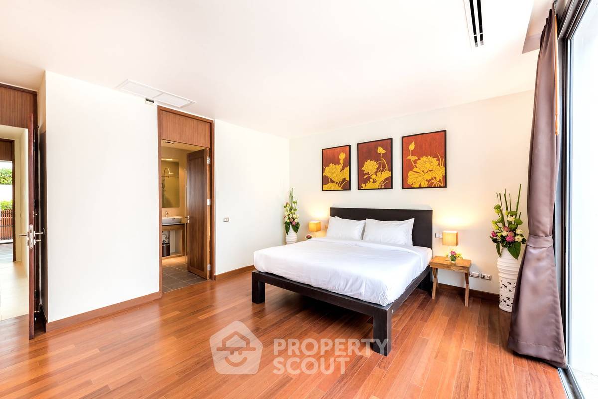 picture Spacious 3-BR 350 Sqm At Lotus Gardens, Layan Phuket (ID 1223849) - 22/31