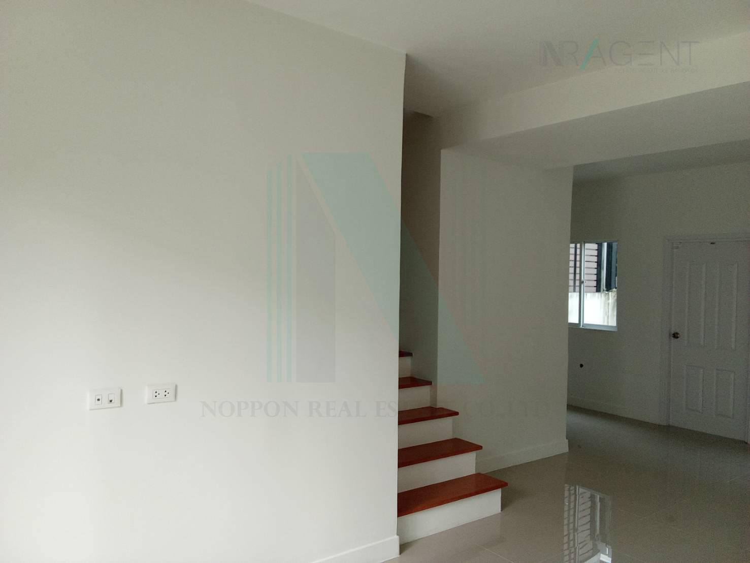 ขายทาวน์โฮม 4 ห้องนอน 124 ตร.ม. 52 ตร.ว. ไลโอ บลิสซ์ ลาดกระบัง-ฉลองกรุง