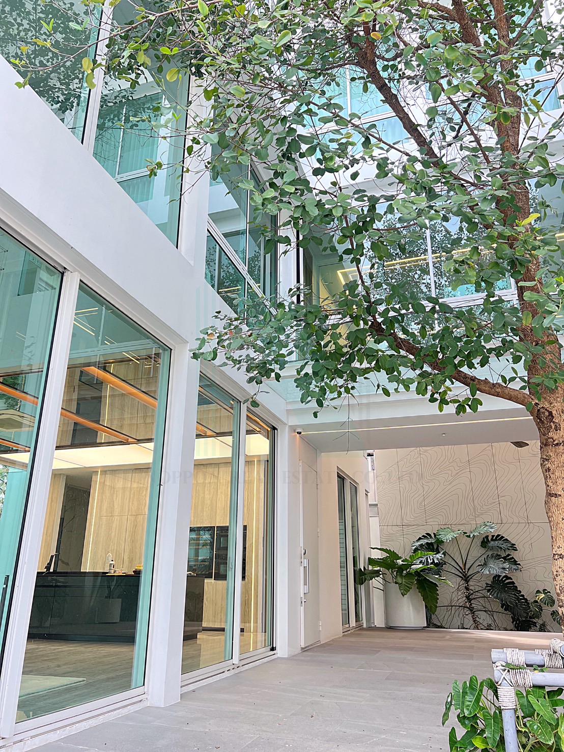 ขายบ้านเดี่ยว 4 ห้องนอน 801 ตร.ม. 132.1 ตร.ว. วีเว่ เอกมัย - รามอินทรา