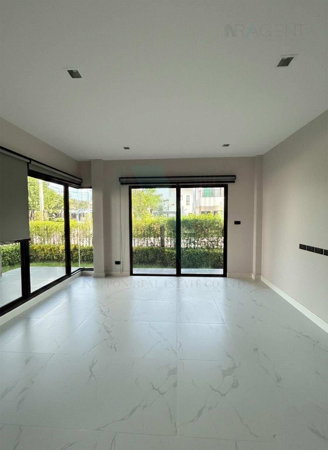 5-bed house for sale, 313 sqm, 75 sq wah, VENUE ID MOTORWAY - RAMA9