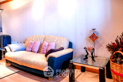 Condos for sale : 1-BR Condo at Omni Tower near BTS Nana (ID 3356518)
