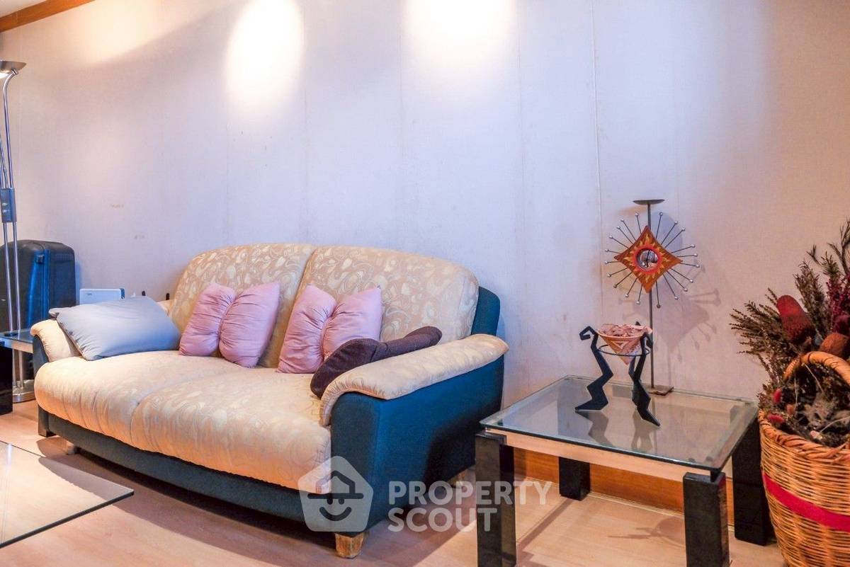 รูป คอนโด 1-ห้องนอน ที่ ออมนิ ทาวเวอร์ ใกล้ BTS นานา (ID 3356518) - รูปที่ 1/17