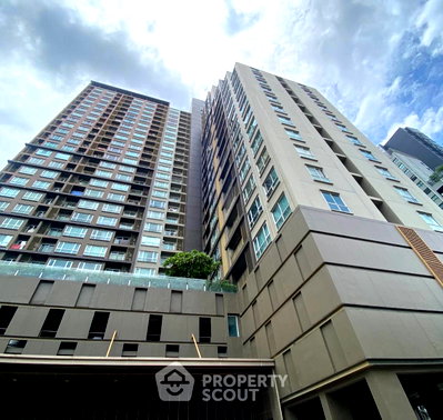 Condos for sale : 2-BR Condo at Hive Taksin near BTS Wongwian Yai (ID 3357498)