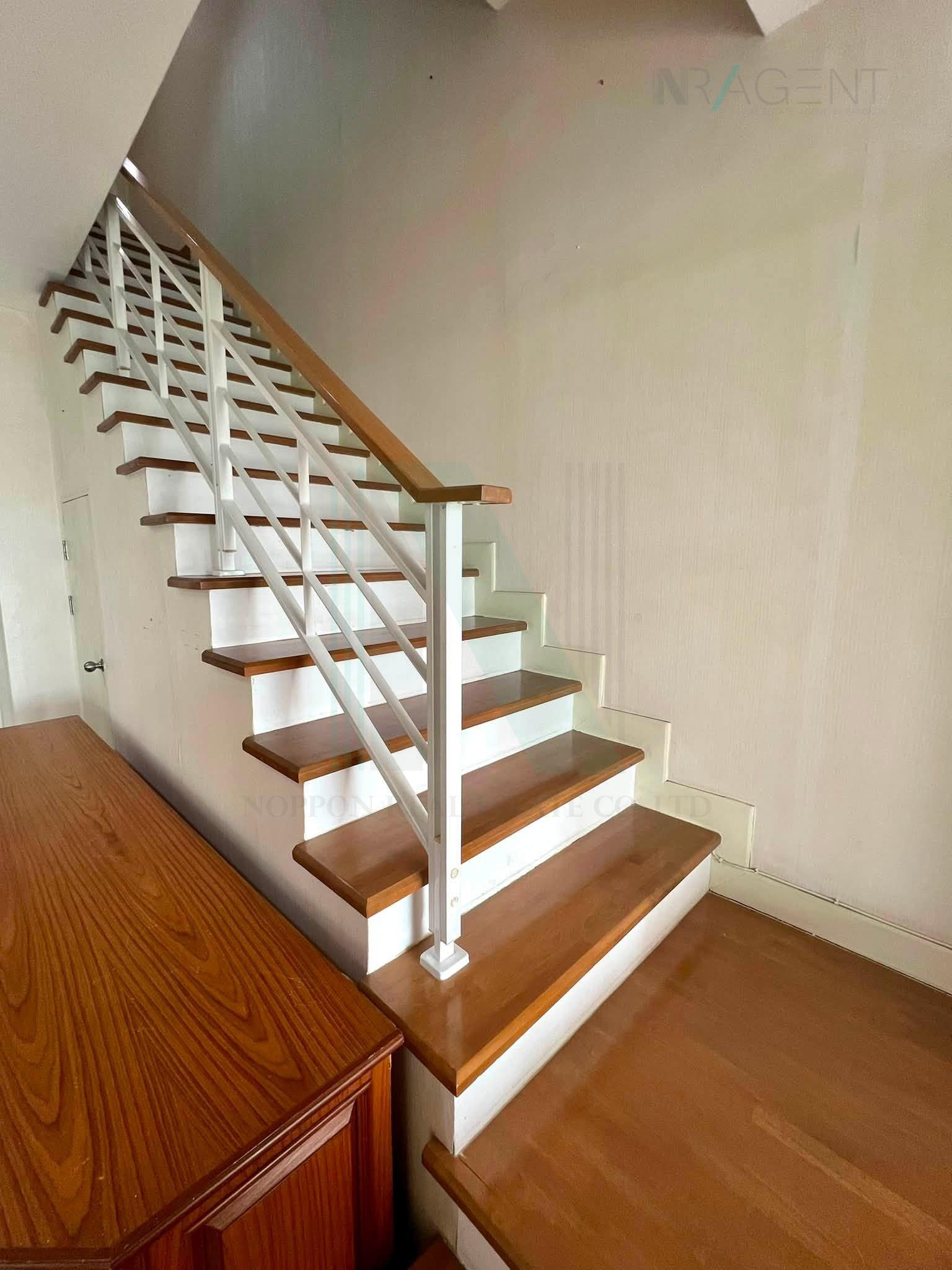 3-bed townhouse for sale, 180 sqm, 20 sq wah, Baan Klang Muang S Sense Sathorn - Taksin 2
