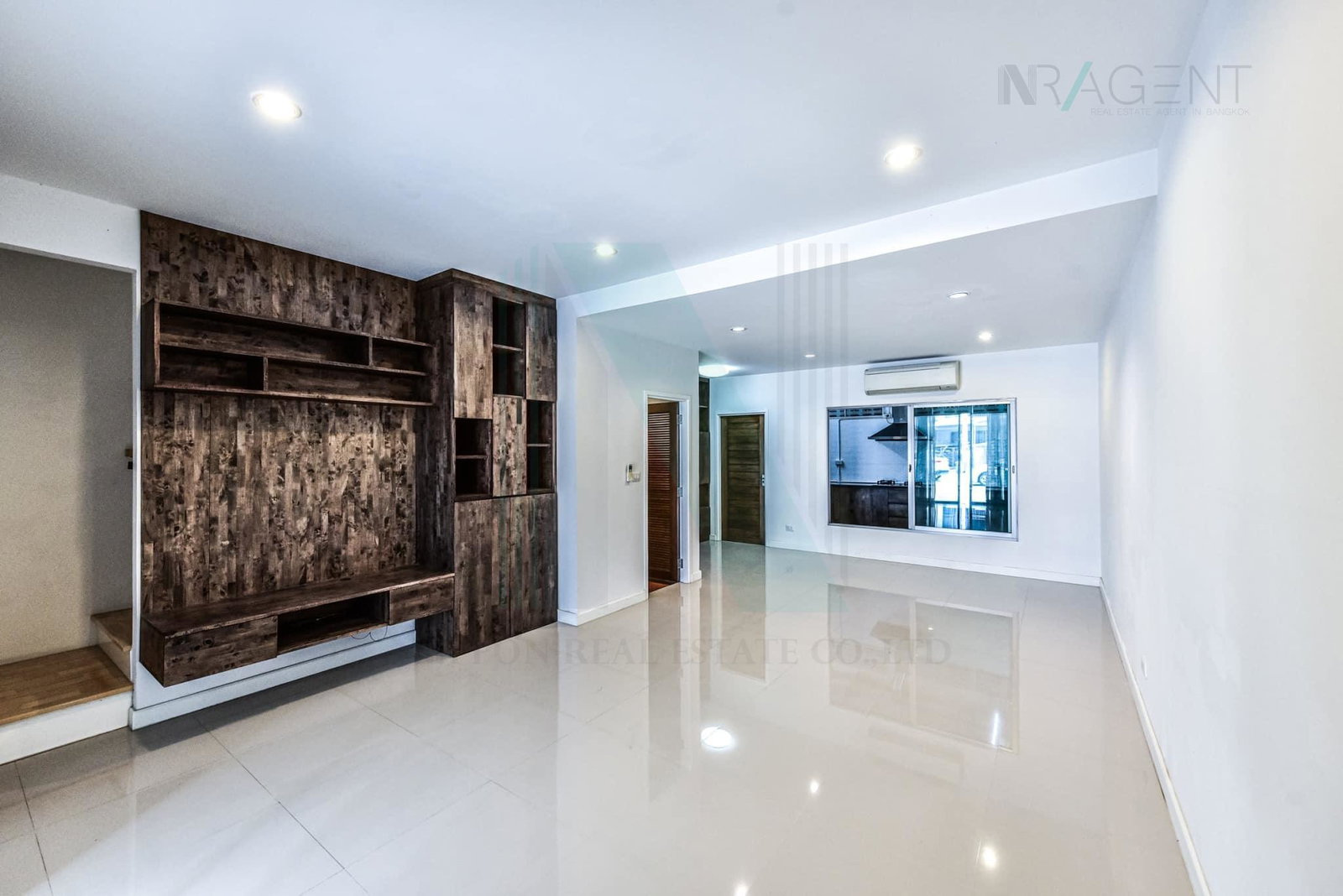 ขายทาวน์โฮม 3 ห้องนอน 190 ตร.ม. 22 ตร.ว. เพล็กซ์ วัชรพล