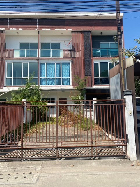 ขายทาวน์โฮม 1 ห้องนอน 126.8 ตร.ม. 28.1 ตร.ว. เขตบางกะปิ