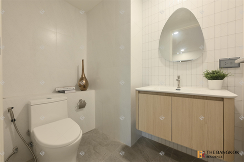 Voque Residential Condominium Sukhumvit 31 Beautiful Room, Good Condition