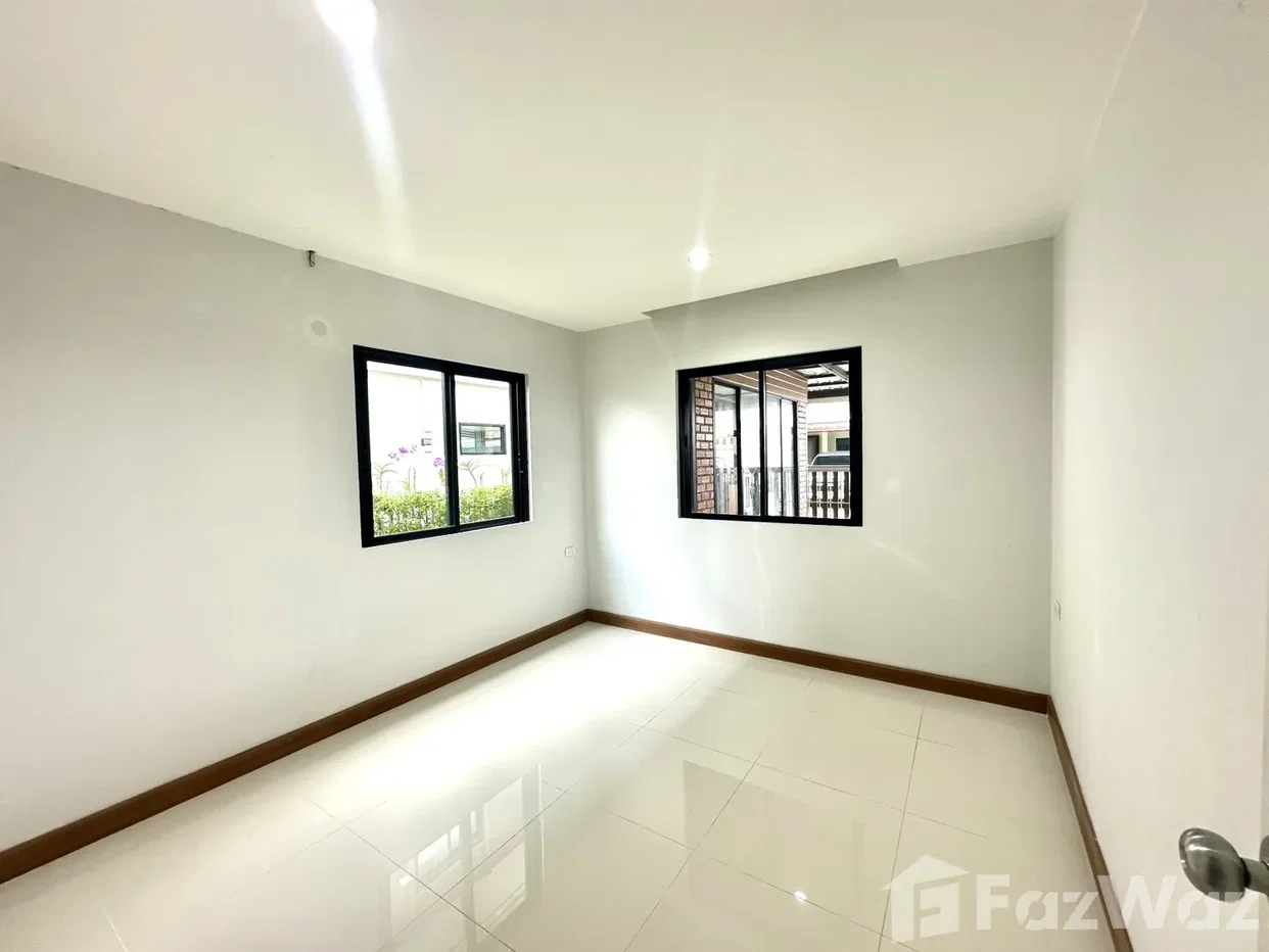 picture Spacious 4-Bedroom Home with Garden Near Laguna 6829052 - 15/19