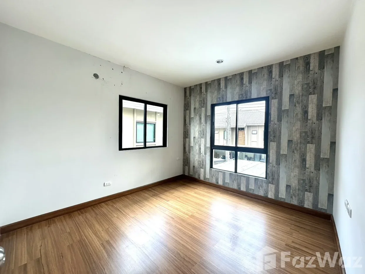 picture Spacious 4-Bedroom Home with Garden Near Laguna 6829052 - 13/19