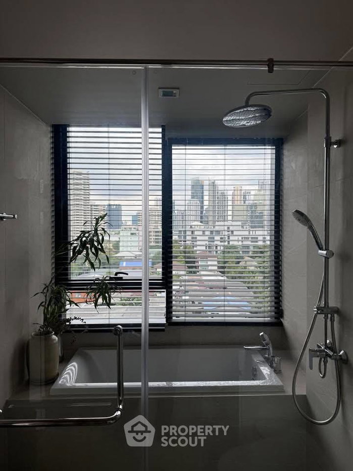 picture 2-BR Condo At Ideo Q Sukhumvit 36 Near BTS Thong Lor (ID 3358320) - 9/16
