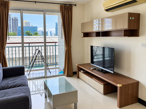 For Rent: Voque Sukhumvit 16 Near Benjakitti Park & MRT Queen Sirikit National Convention Centre