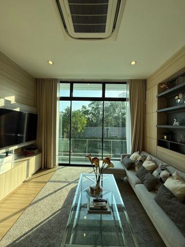 ให้เช่าทาวน์โฮม 3 ห้องนอน 230 ตร.ม. 21.2 ตร.ว. เนอวานา ดีฟายน์ ศรีนครินทร์ - พระราม 9