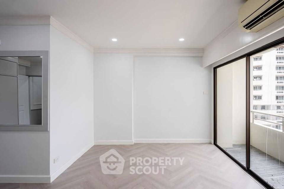picture Spacious 2-BR 117 Sqm At Saranjai Mansion Near BTS Nana (ID 3092404) - 29/47