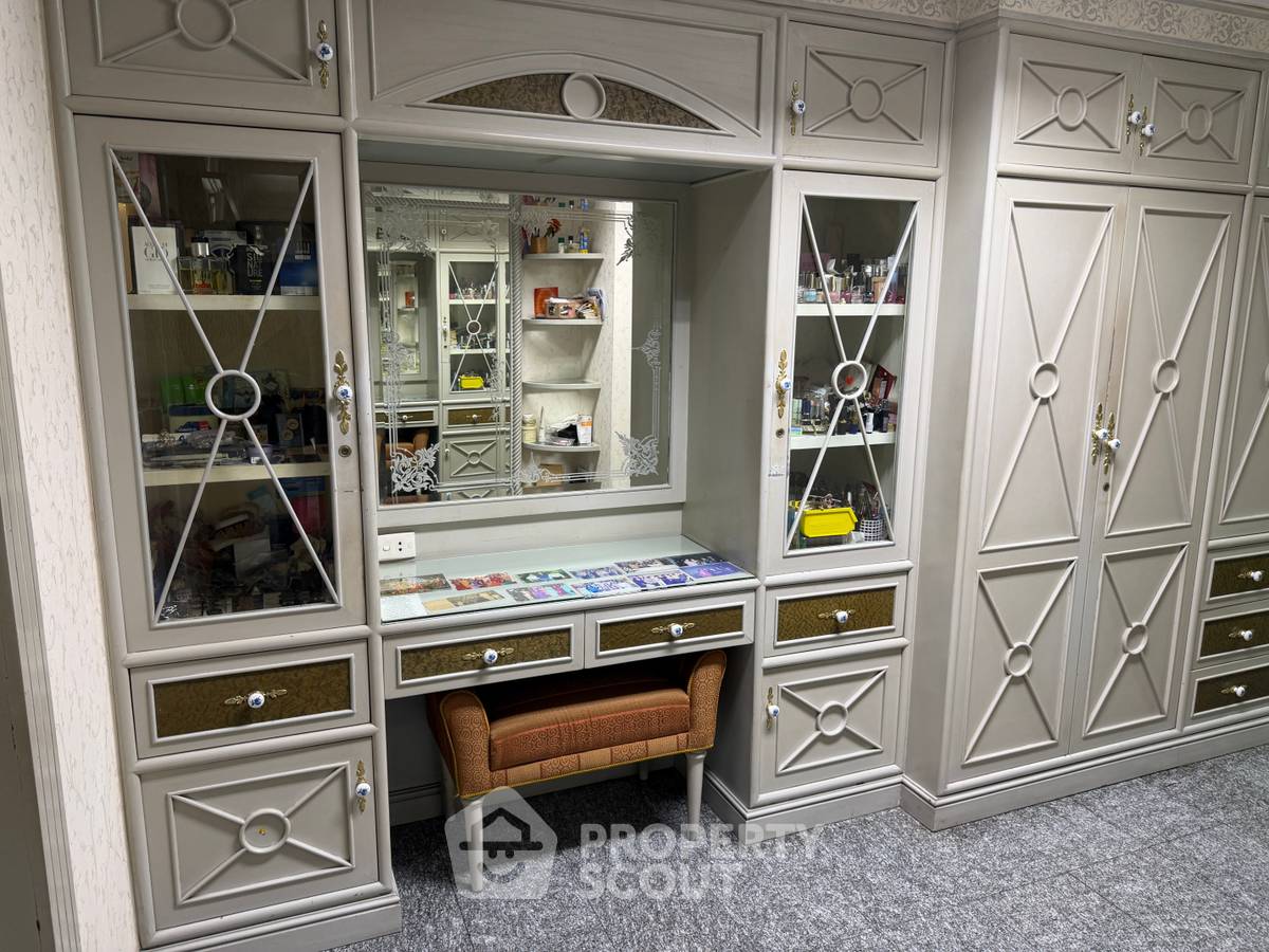 รูป คอนโด 3-ห้องนอน ที่ โอเรียลเต็ล ทาวเวอร์ คอนโดมิเนียม ใกล้ BTS เอกมัย (ID 3358235) - รูปที่ 16/36