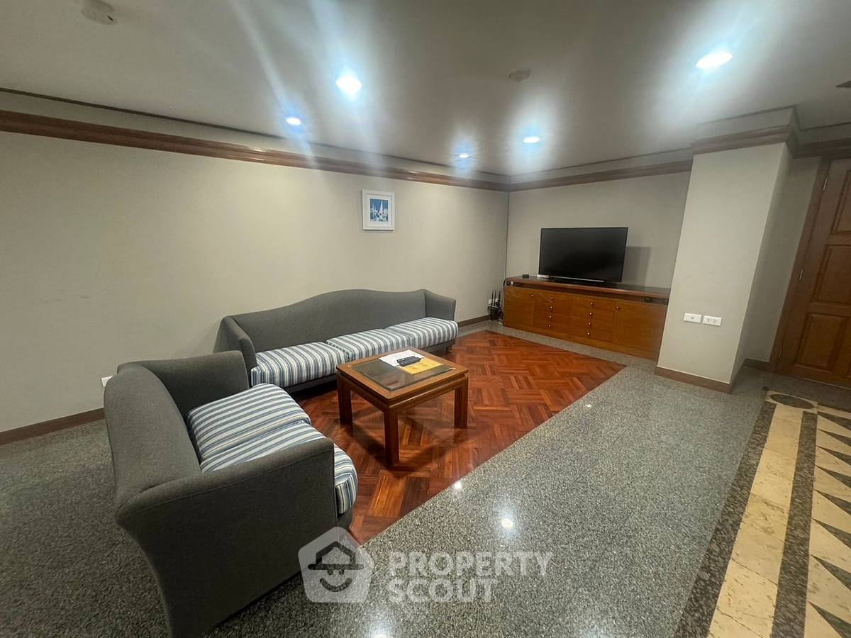 picture Pet-Friendly 2-BR At United Tower Thong Lor Near BTS Thong Lor (ID 2009532) - 14/21