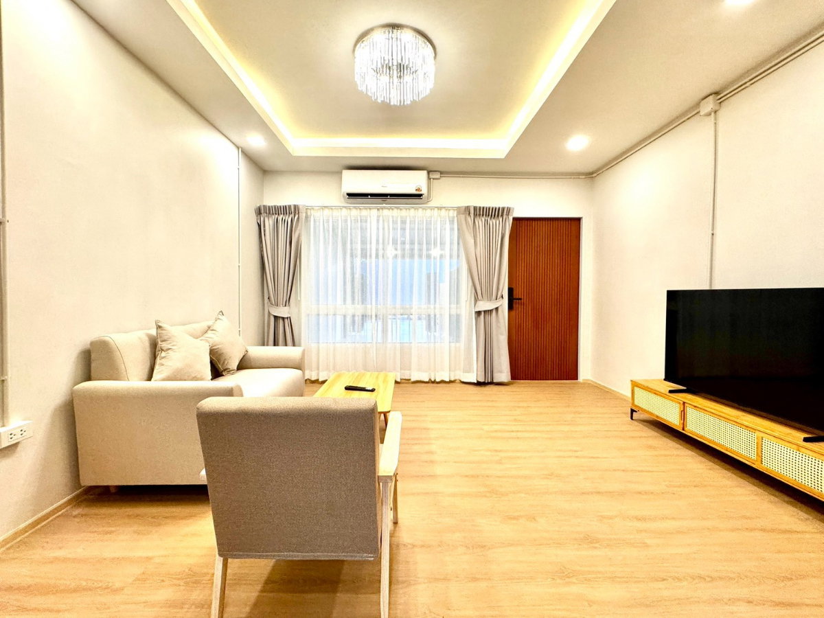 รูป 🏡✨ ให้เช่าทาวน์เฮ้าส์ 2 ชั้น จรัญฯ 37 | หมู่บ้านจรัญวิลล่า 3 เฟอร์ครบ พร้อมเข้าอยู่ - รูปที่ 2/15
