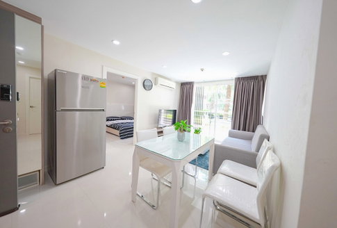 Call : 099-624-1956 Elements Srinakarin Condo, Srinakarin area, Good view, 2 bedrooms, 2 bathrooms, size 58 square meters, 1st floor, Building 4