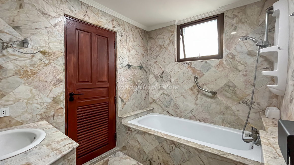 picture 🛏️ Studio - 🛁 2 Bath - 🏙️ Sea View - 🌏 FOREIGN name - 🏢 Jomtien Plaza Condotel Pattaya - Ref: JPC09 - 15/17