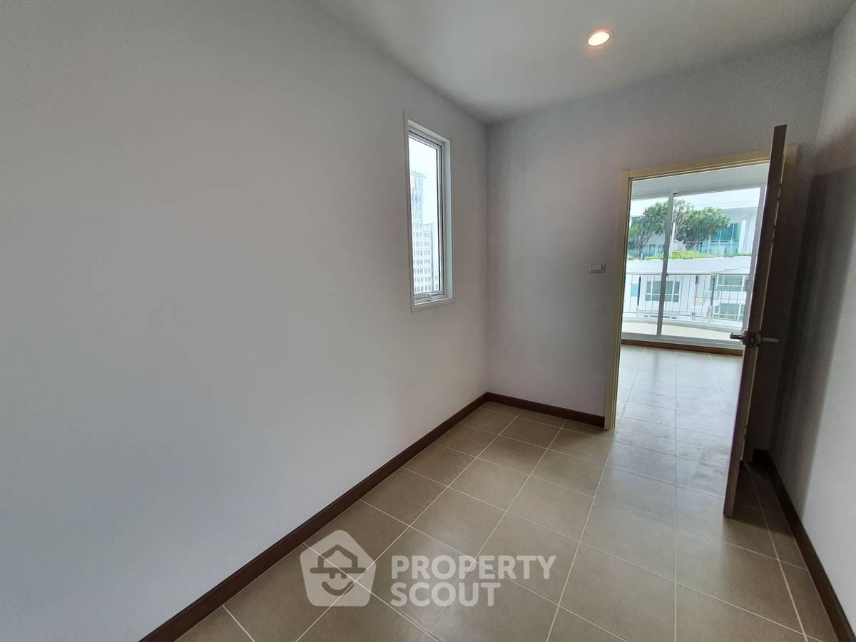 picture 4-BR Condo at Supalai Prima Riva Rama 3 - Narathiwas in Chong Nonsi (ID 3358225) - 30/44