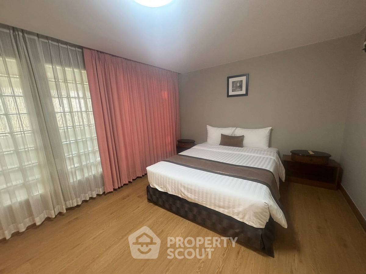 picture Pet-Friendly 2-BR At United Tower Thong Lor Near BTS Thong Lor (ID 2009532) - 11/21