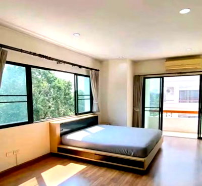Condos for sale 700 Year Sports Arena Chiang Mai : Baan Karnkanok3 Condo for sale! Studioroom  , near Nimman ,Maya 