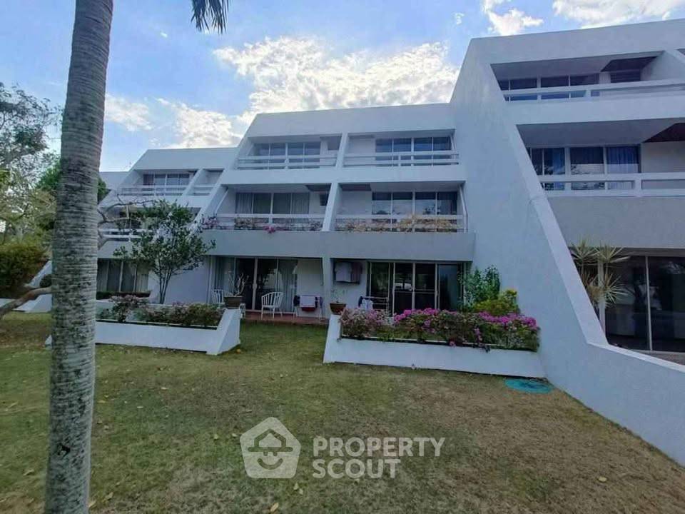 picture 3-Bedroom 180 Sqm Bangsaray Condominium In Bangsaray (ID 3357654) - 2/13