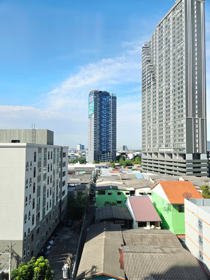 picture Regent Home Wutthakat — Beautiful Move-in-Ready Condo, Amenities on the Same Floor - 17/18