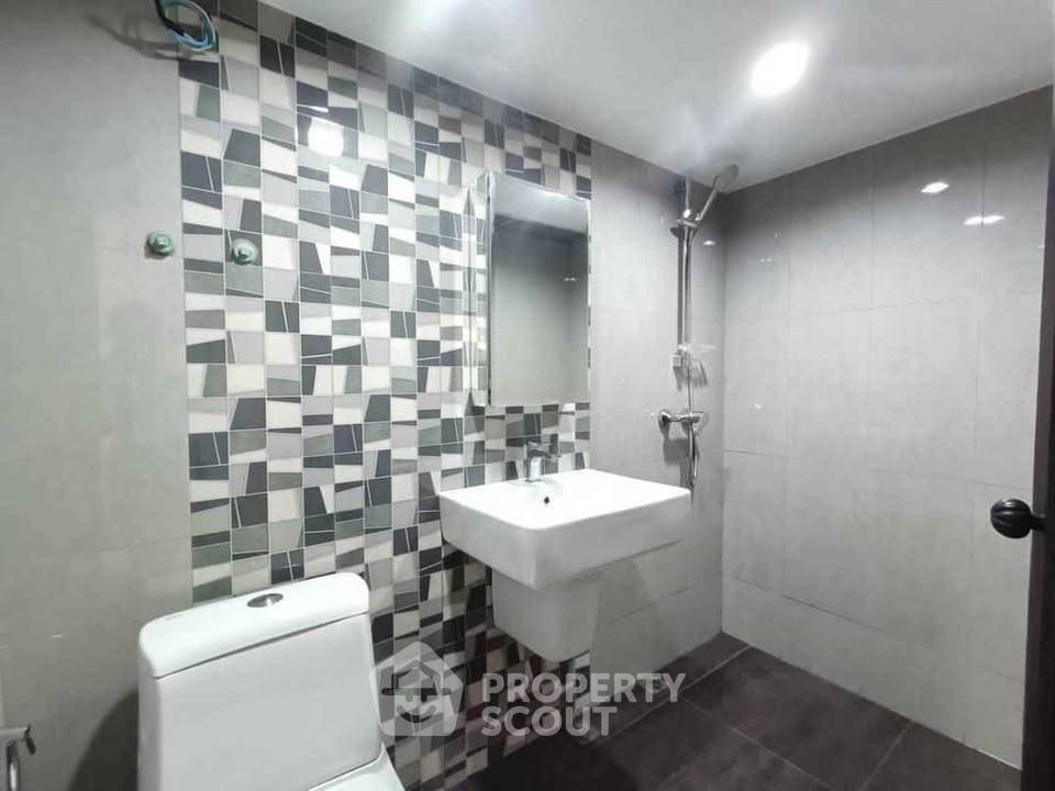 picture 3-Bedroom 180 Sqm Bangsaray Condominium In Bangsaray (ID 3357654) - 12/13