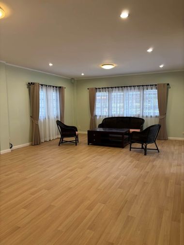 5-bed house for rent, 240 sqm, 51 sq wah, Phra Khanong
