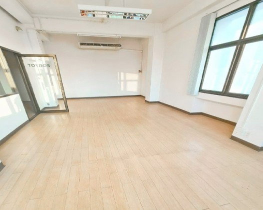 รูป ให้เช่าสำนักงาน / เป็นอาคารสำนักงาน 7 ชั้น / ตรงข้าม Central บางนา / ให้เช่า ชั้น 4 , ชั้น 5 , ชั้น 6 และ ชั้น 7 / พื้นที่ 200 ตารางเมตรต่อชั้น  - รูปที่ 9/9
