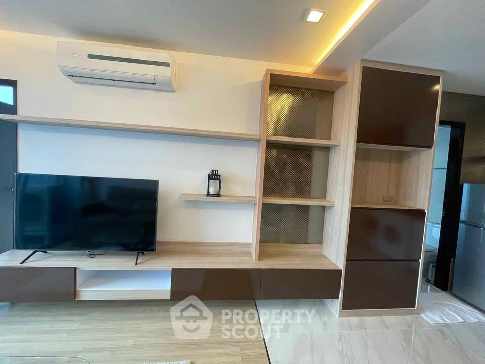 picture 1-BR Condo at Sky Walk Residences near BTS Phra Khanong (ID 3358064) - 2/9