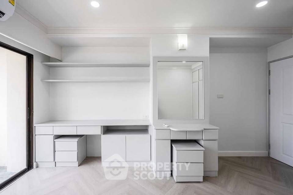 picture Spacious 2-BR 117 Sqm At Saranjai Mansion Near BTS Nana (ID 3092404) - 36/47