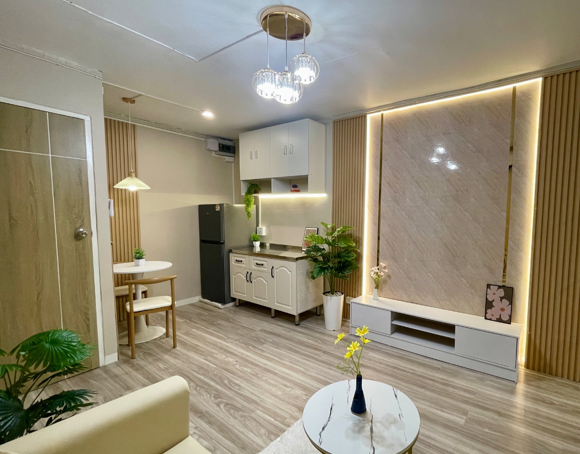picture Condo for sell under price in CDD - 2/10