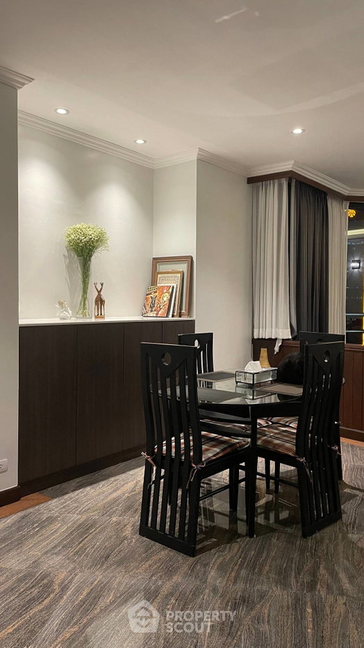picture 2-BR Condo at Royal River Place in Bang Phong Phang (ID 680728) - 3/10