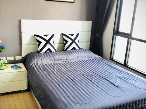 Rent: Urbano Absolute Sathorn-Taksin. Beautiful, affordable, and ready to move in. Close to BTS Krung Thon Buri. Contact via Line: @841qqlnr