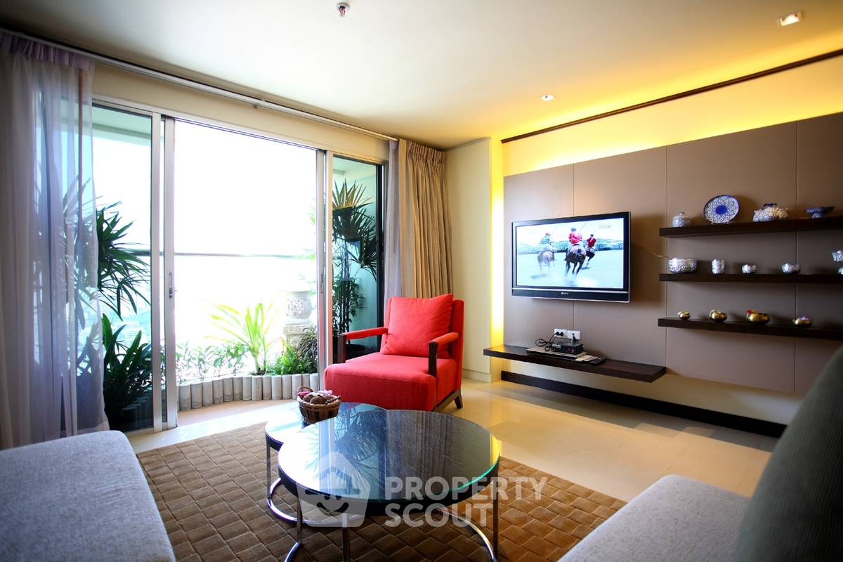 รูป คอนโด 1-ห้องนอน ที่ สุขุมวิท สวีท คอนโดมิเนียม ใกล้ BTS นานา (ID 515330) - รูปที่ 3/6