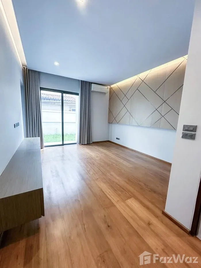รูป บ้านเดี่ยวให้เช่า 5 ห้องนอน ในโครงการ สาริน ปาร์ค 6800149 - รูปที่ 15/26