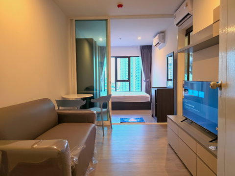 อาคาร A**ห้องใหม่มือ 1 แต่งเสร็จ ให้เช่าเลยครับ วิวสวยมากๆ** Regent Home วุฒากาศ ทำเล BTS วุฒากาศเพียง 300 เมตร พร้อมอยู่ มีเครื่องซักผ้า!!