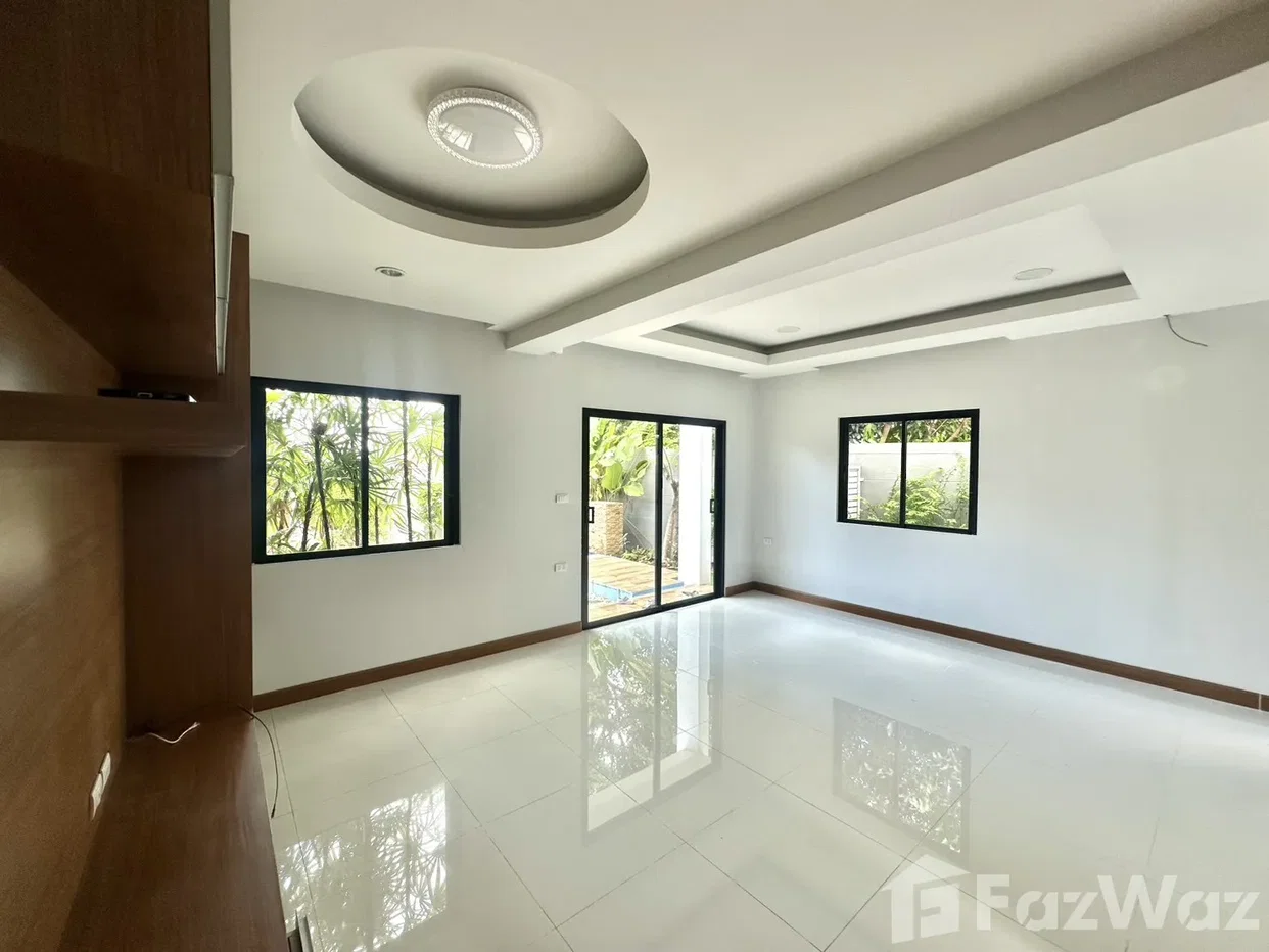 picture Spacious 4-Bedroom Home with Garden Near Laguna 6829052 - 7/19