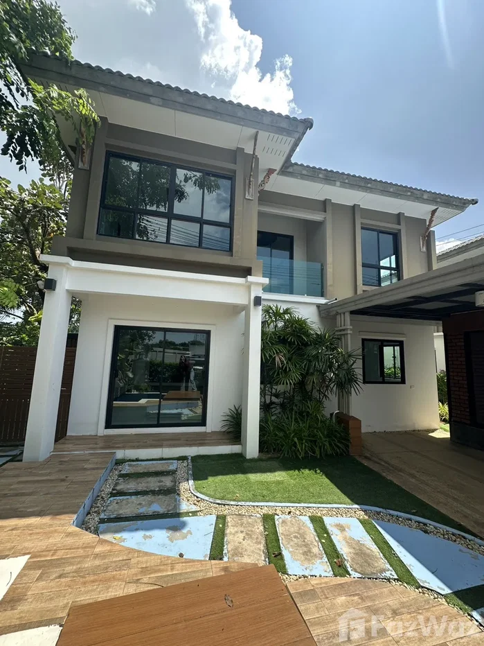 picture Spacious 4-Bedroom Home with Garden Near Laguna 6829052 - 2/19