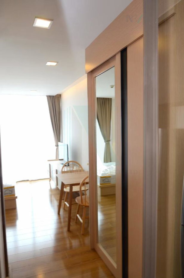 picture For Rent Condo QUAD SATHON Building , Floor ,---------, Room size 28 sqm - 1/8