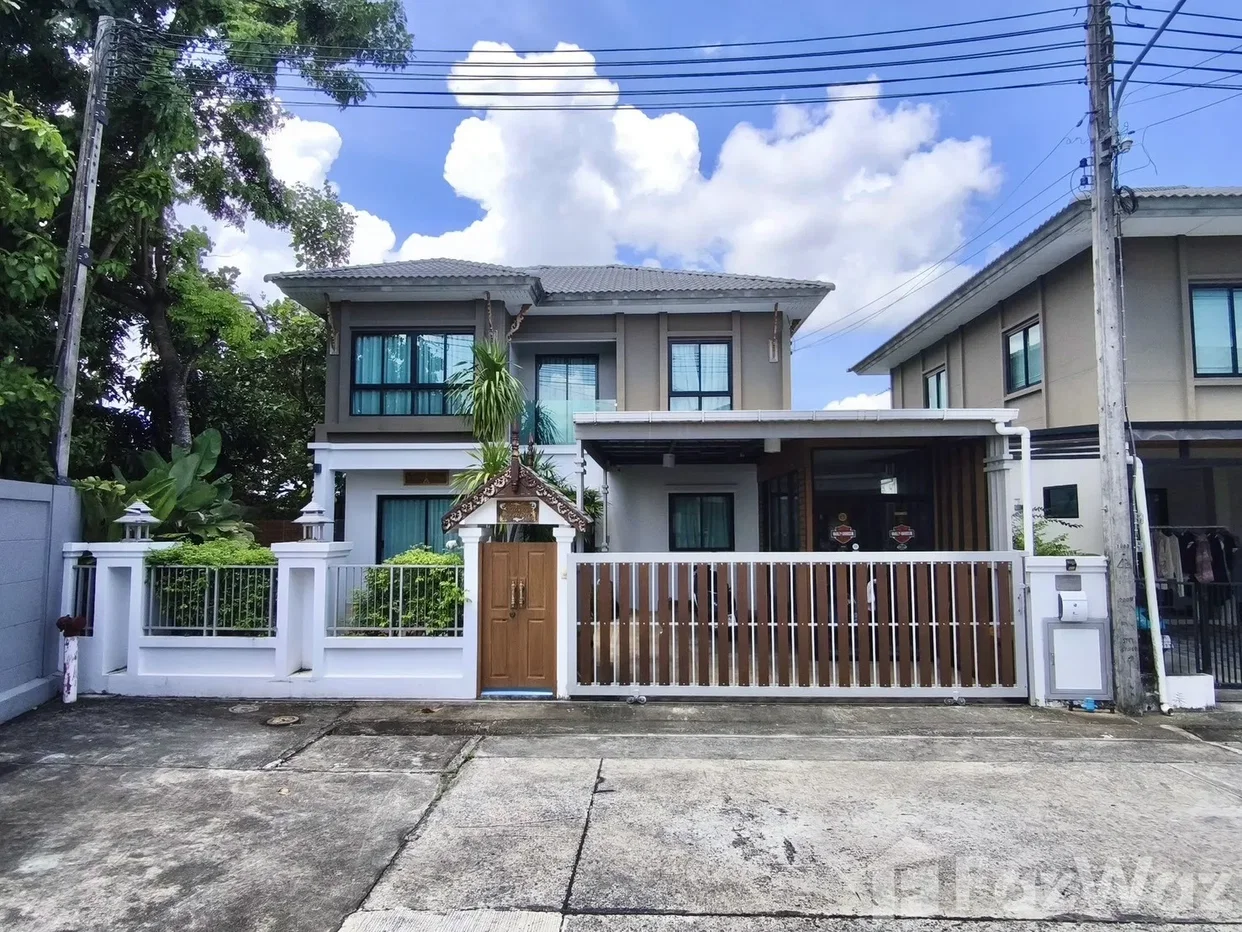 picture Spacious 4-Bedroom Home with Garden Near Laguna 6829052 - 1/19